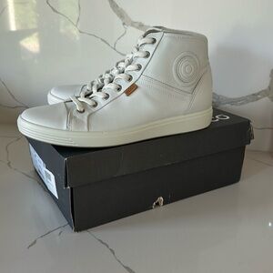 Ecco Women's Cream High-Top Sneakers